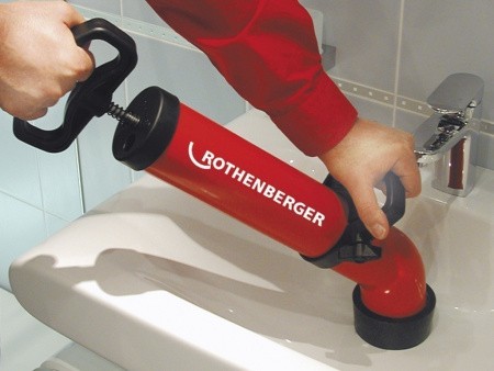 Вантуз насосного типа РОПУМП СУПЕР, с адаптером, применение